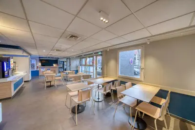 Restaurant ou autre lieu de restauration dans l'établissement ibis Budget Gennevilliers Asnières - Rénové en 2025