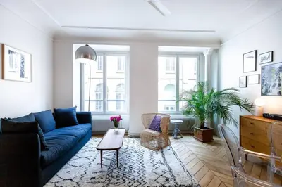 Coin salon dans l'établissement Greeter-Bel appartement Parisien de 70m2 - St Lazare