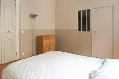 Un ou plusieurs lits dans un hébergement de l'établissement Apartment Well Located Bright And Quiet