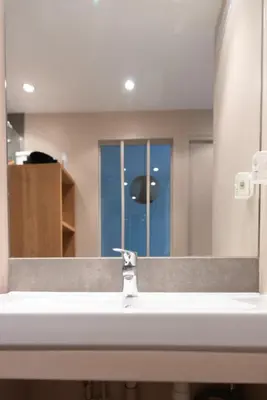 Salle de bains dans l'établissement Apartment Well Located Bright And Quiet