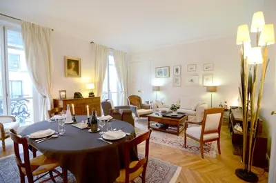 Coin salon dans l'établissement Champs Elysees