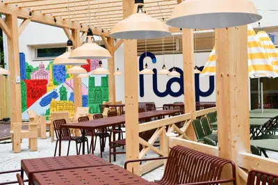 Restaurant ou autre lieu de restauration dans l'établissement FIAP Paris