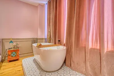 Salle de bains dans l'établissement Luxury Suite Paris Republique