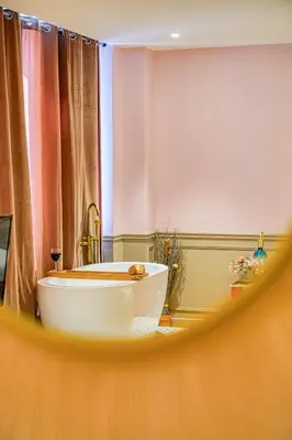 Salle de bains dans l'établissement Luxury Suite Paris Republique