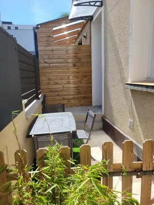 Balcon ou terrasse dans l'établissement Paris par métro 4 - RER B - calme - patio privé