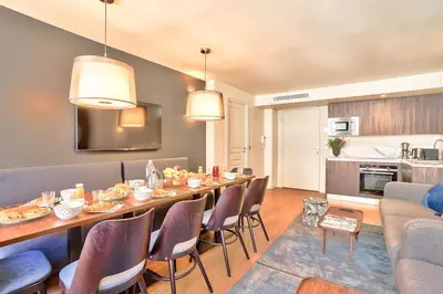 Cuisine ou kitchenette dans l'établissement 130 - Urban Brand New 110m2 Flat in Montorgueil