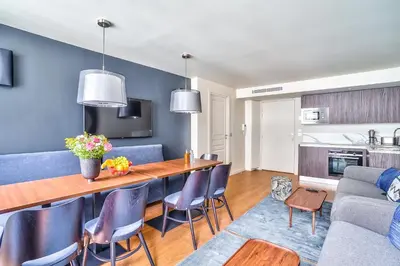 Cuisine ou kitchenette dans l'établissement 130 - Urban Brand New 110m2 Flat in Montorgueil