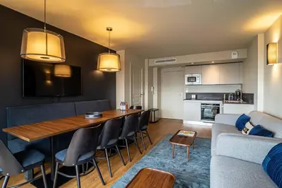 Cuisine ou kitchenette dans l'établissement 130 - Urban Brand New 110m2 Flat in Montorgueil