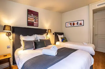 Un ou plusieurs lits dans un hébergement de l'établissement 135 - Urban Five Star Apartment in Center of Paris