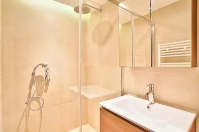 Salle de bains dans l'établissement 118 - Urban Luxury Flat La Sorbonne