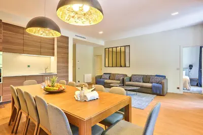 Coin salon dans l'établissement 119 - Urban Spacious Apartment Sebastopol