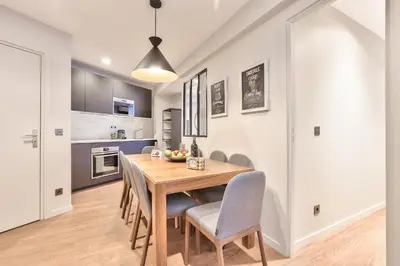 Cuisine ou kitchenette dans l'établissement 123 - Urban Luxury Flat in Montorgueil