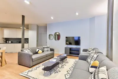 Télévision ou salle de divertissement dans l'établissement 124 - Urban Fabulous Flat