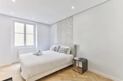 Un ou plusieurs lits dans un hébergement de l'établissement 126 - Urban Amazing 3BR Montorgueil