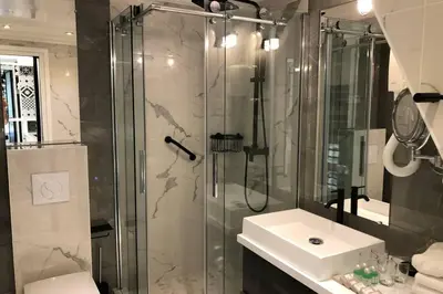 Salle de bains dans l'établissement Appartement Rousselet Quartier Bon Marché Paris VIIème