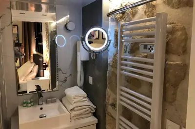 Salle de bains dans l'établissement Loft Nazareth Quartier du Marais