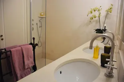 Salle de bains dans l'établissement Eiffel Tower-Alma