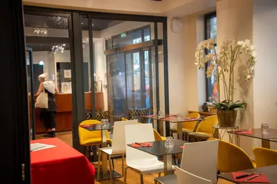 Restaurant ou autre lieu de restauration dans l'établissement City Inn Paris