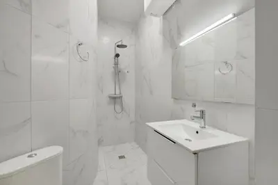 Salle de bains dans l'établissement A Sweet Studio in Montparnasse - Boulevard du Montparnasse