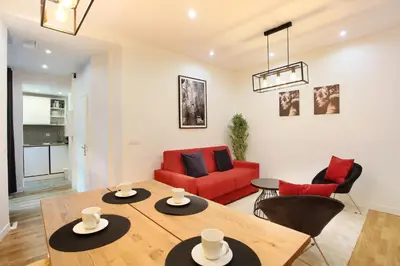 Coin salon dans l'établissement Rent a Room - Tracy apartment