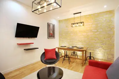 Télévision ou salle de divertissement dans l'établissement Rent a Room - Tracy apartment