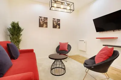 Télévision ou salle de divertissement dans l'établissement Rent a Room - Tracy apartment