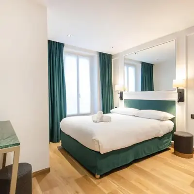 HOTEL AU COEUR DE REPUBLIQUE
