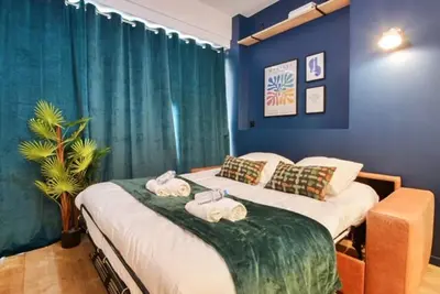 Un ou plusieurs lits dans un hébergement de l'établissement New and renovated amazing flat in heart of PARIS