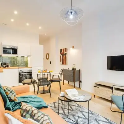 New and renovated amazing flat in heart of PARIS