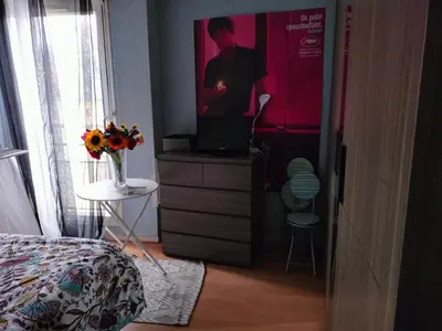 Télévision ou salle de divertissement dans l'établissement proche Paris chambre hôte