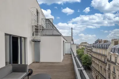 Balcon ou terrasse dans l'établissement Canopy By Hilton Paris Eiffel Tower