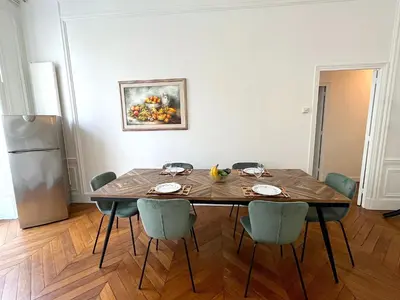 Cuisine ou kitchenette dans l'établissement l'appartement Malesherbes