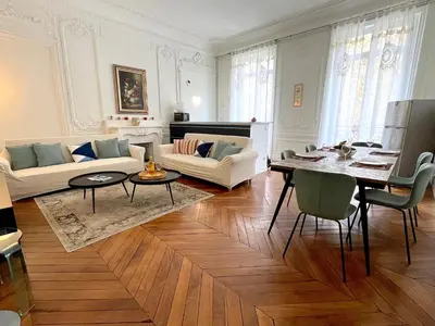 Coin salon dans l'établissement l'appartement Malesherbes