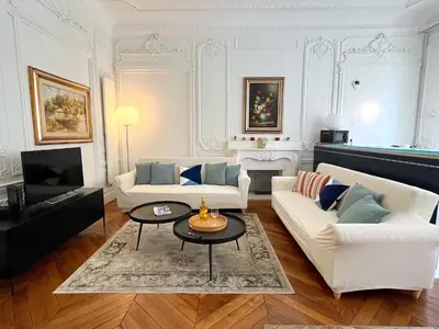 Coin salon dans l'établissement l'appartement Malesherbes