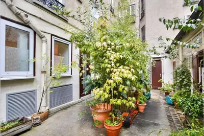 Jardin de l'établissement Luxueux Duplex 6 - 8pers - Full Equipped - République