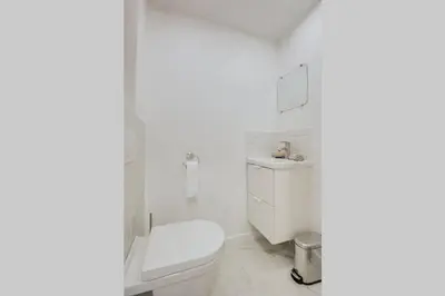 Salle de bains dans l'établissement Luxueux Duplex 6 - 8pers - Full Equipped - République