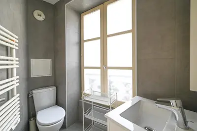 Salle de bains dans l'établissement Lovely parisien apartment (opera 3)