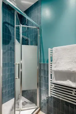 Salle de bains dans l'établissement Edgar Suites Martyrs - Loft