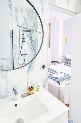 Un ou plusieurs lits dans un hébergement de l'établissement Champs Elysées!Montaigne, New Luxurious 6pers flat