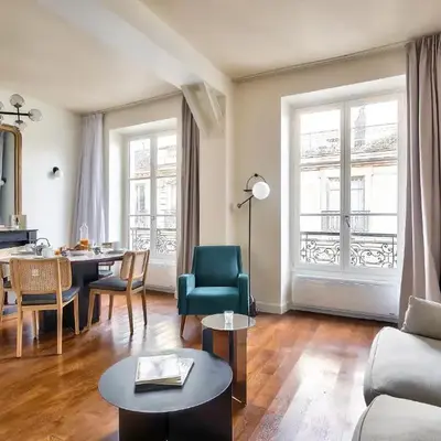 The Perfect Parisian Flat Bd St-Germain - Mid Term