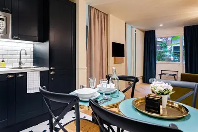 Cuisine ou kitchenette dans l'établissement Citihome Paris