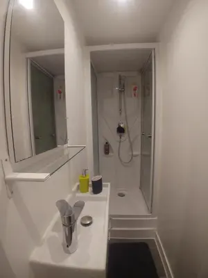 Salle de bains dans l'établissement BESTInPARIS