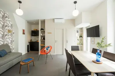 Télévision ou salle de divertissement dans l'établissement MAISON FRANCOIS Paris - Loft Edith