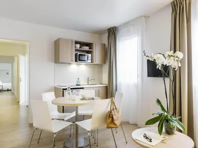 Cuisine ou kitchenette dans l'établissement Aparthotel Adagio Access Paris Clichy