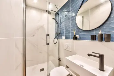 Salle de bains dans l'établissement Superb and Cosy 2BR Apt In The Heart Of Paris ! 3P