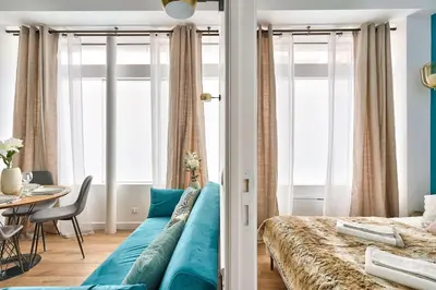 Coin salon dans l'établissement NEWLY RENOVATED ! Stunning 2BR Apt in the Heart of Paris 15