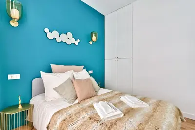 Un ou plusieurs lits dans un hébergement de l'établissement NEWLY RENOVATED ! Stunning 2BR Apt in the Heart of Paris 15