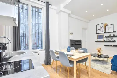 Cuisine ou kitchenette dans l'établissement Welcoming apartment - 1BR-4P -Grands Boulevards