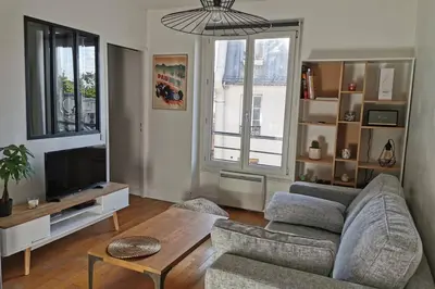 Coin salon dans l'établissement Lovely Flat in Paris - City center - Nation-Picpus
