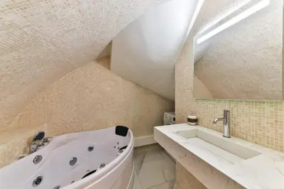 Salle de bains dans l'établissement New&Renovated in heart of PARIS- 6pers